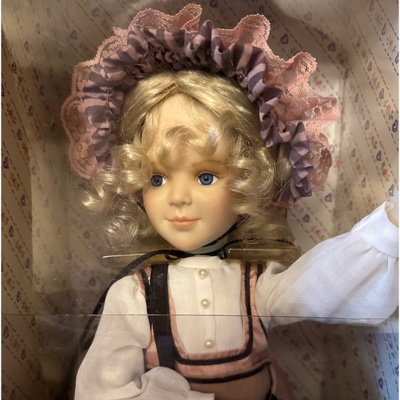 Heart strings Galleries Sweet Dreams Angel Doll by Artist Cindy McClure NIB Book - Picture 3 of 11